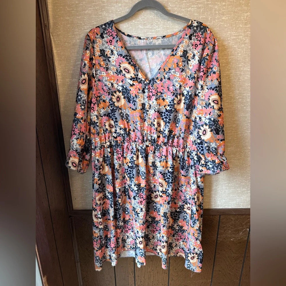 NWT Pink Floral‎ Knee Length Dress Size 4XL